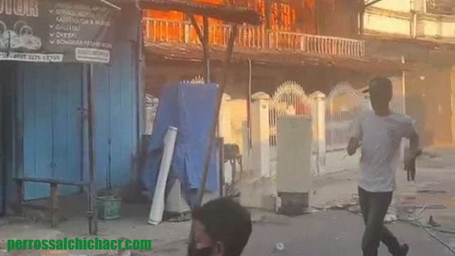 6 Rumah Hangus Terbakar Karena Tawuran Di Tallo, Kota Makassar